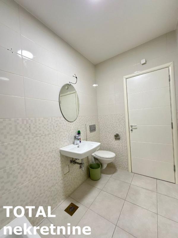 Slika 7 - Stan,NOVI SAD,CENTAR,kv: 23.00, € 80000, ID: 1101796