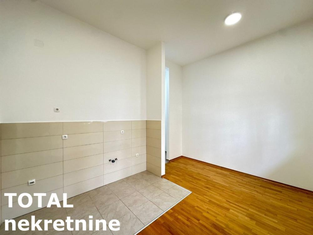 Slika 1 - Stan,NOVI SAD,CENTAR,kv: 23.00, € 80000, ID: 1101796