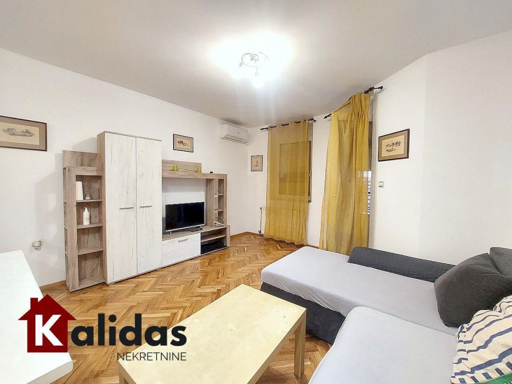 Glavna slika -Stan,NOVI SAD,BULEVAR,kv: 26, € 87550, ID: 1008312