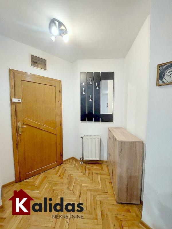 Slika 6 - Stan,NOVI SAD,BULEVAR,kv: 26, € 87550, ID: 1008312