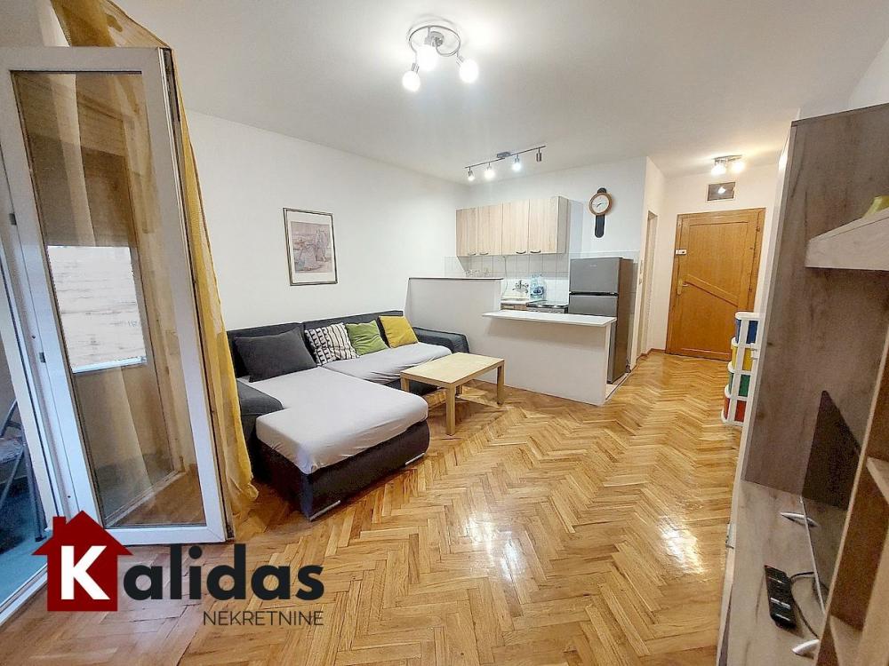 Slika 1 - Stan,NOVI SAD,BULEVAR,kv: 26, € 87550, ID: 1008312