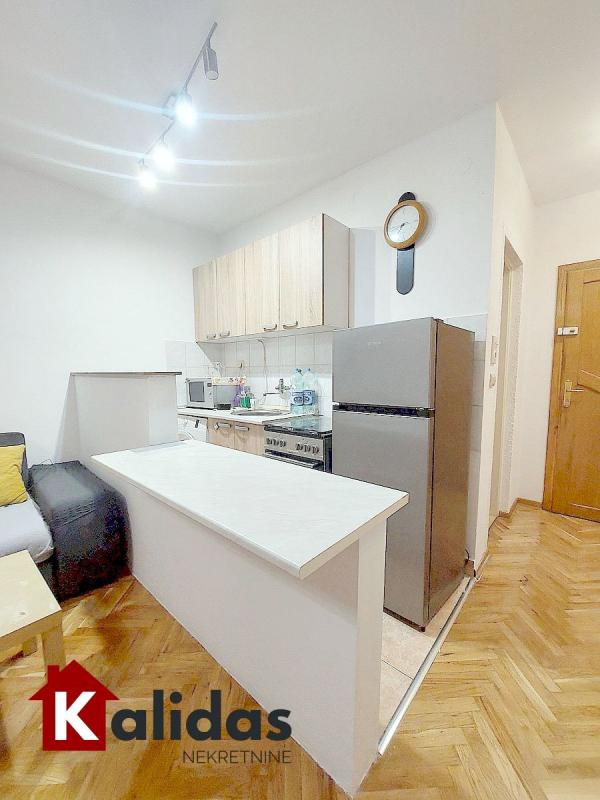 Slika 4 - Stan,NOVI SAD,BULEVAR,kv: 26, € 87550, ID: 1008312