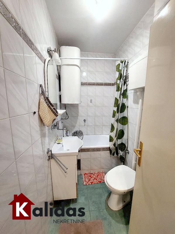 Slika 7 - Stan,NOVI SAD,BULEVAR,kv: 26, € 87550, ID: 1008312