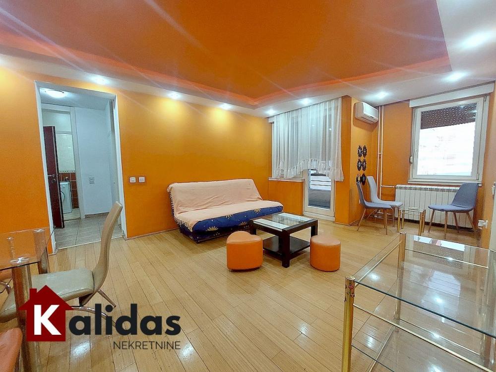 Slika 1 - Stan,NOVI SAD,BULEVAR,kv: 53, € 169200, ID: 1008305