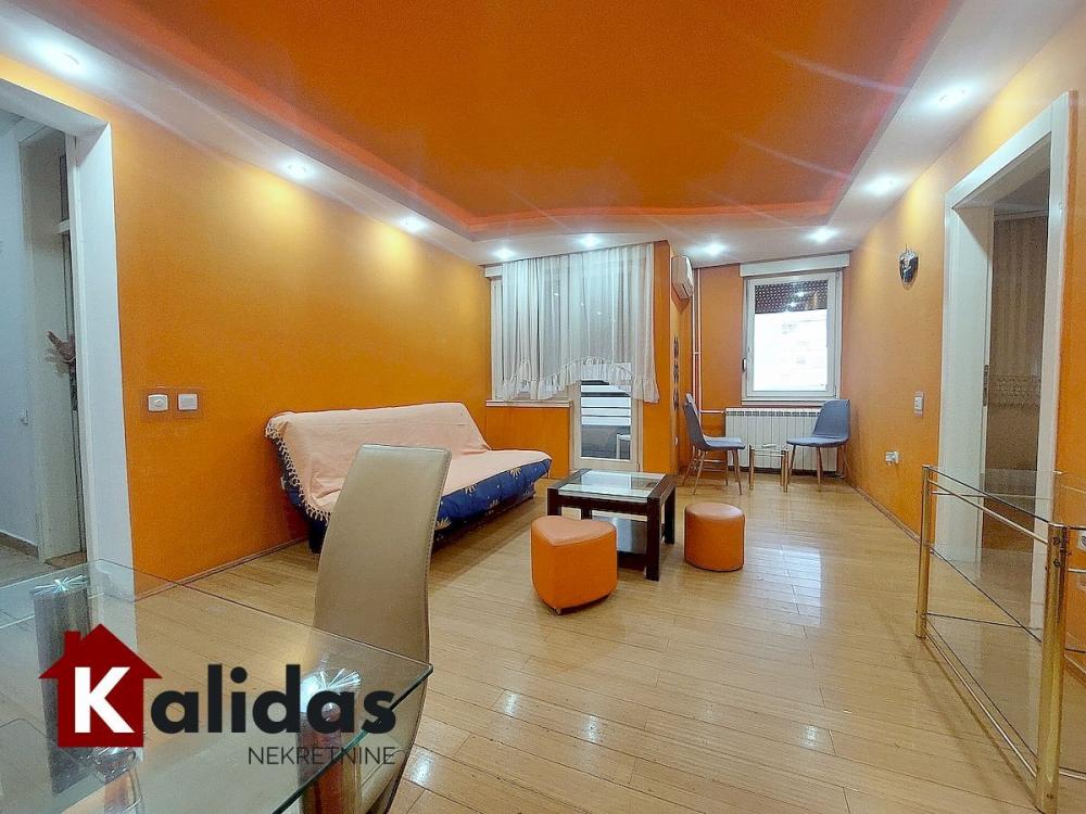 Slika 2 - Stan,NOVI SAD,BULEVAR,kv: 53, € 169200, ID: 1008305