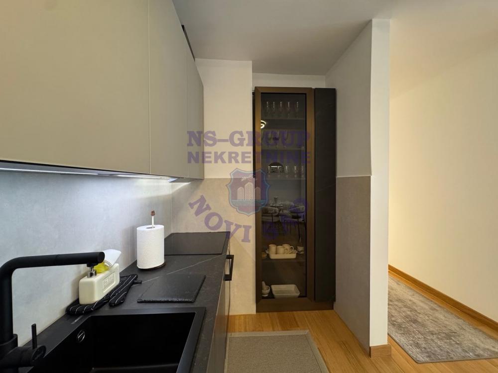 Slika 10 - Trosoban, 64m2, Bulevar oslobođenja Novi Sad