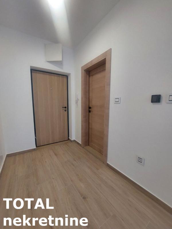 Slika 8 - Stan,NOVI SAD,CENTAR,kv: 24.00, € 103000, ID: 1101803