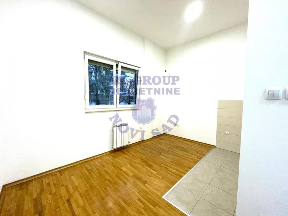 Slika 0 - Odlična garsonjera u širem centru Novog Sada