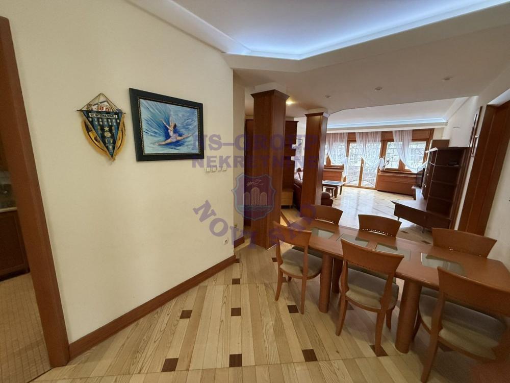 Slika 11 - Četvorosoban, 122m2, Spens Novi Sad Novi Sad, sa terasom, ima lift