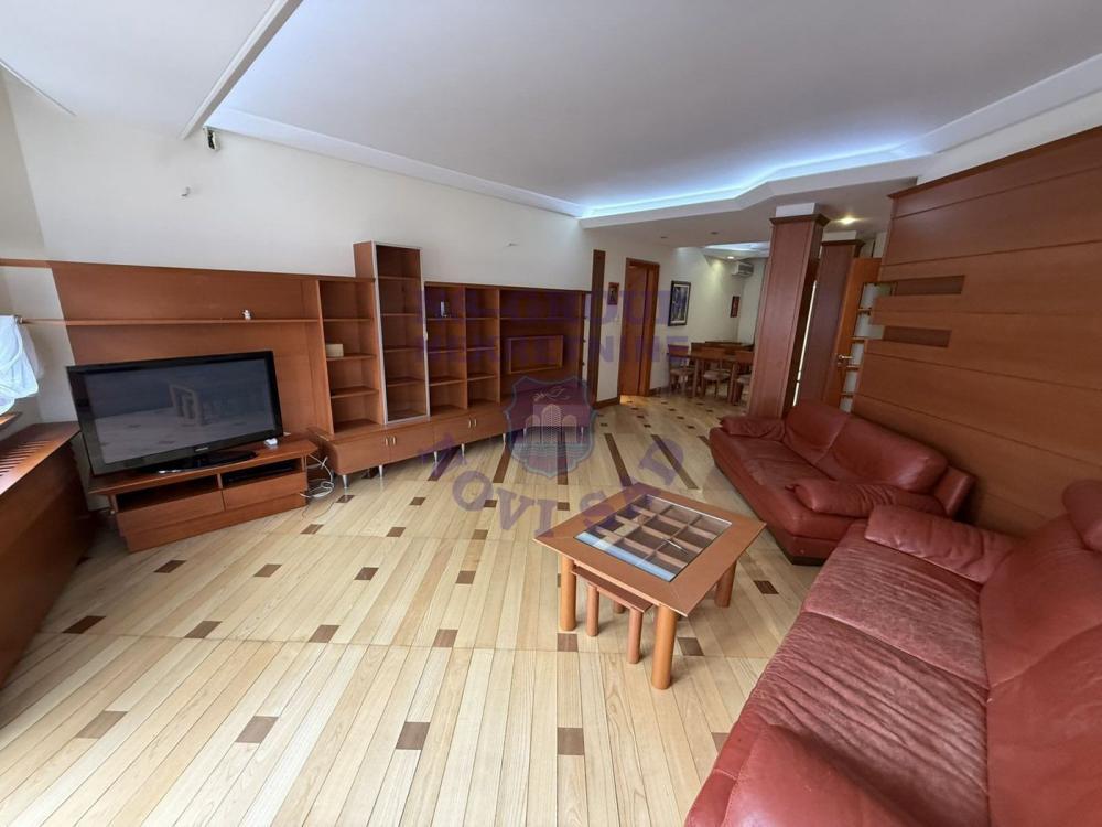 Glavna slika -Četvorosoban, 122m2, Spens Novi Sad Novi Sad, sa terasom, ima lift