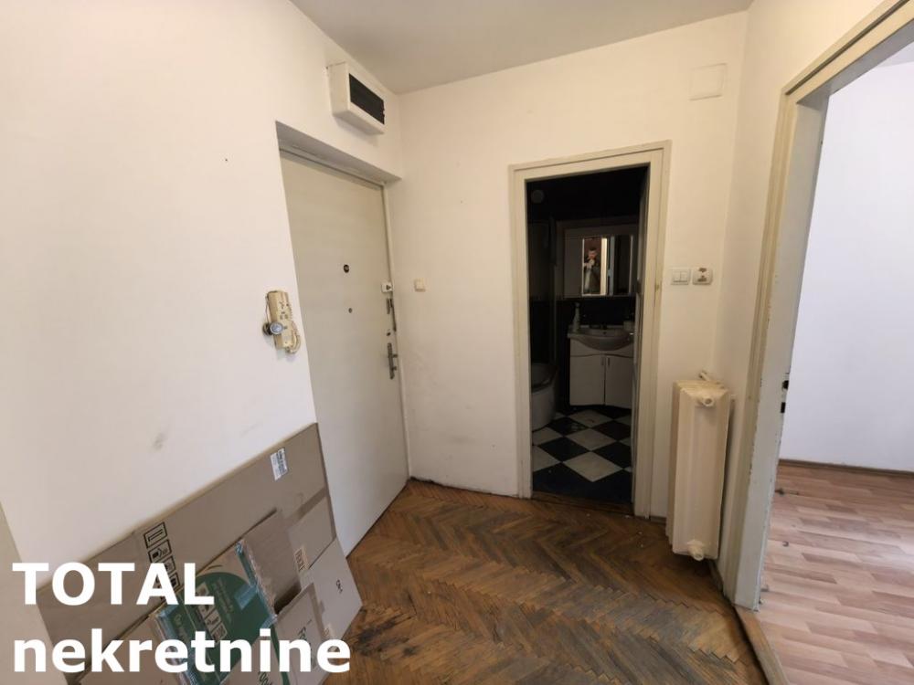 Slika 4 - Stan,NOVI SAD,CENTAR,kv: 38.00, € 111240, ID: 1101802