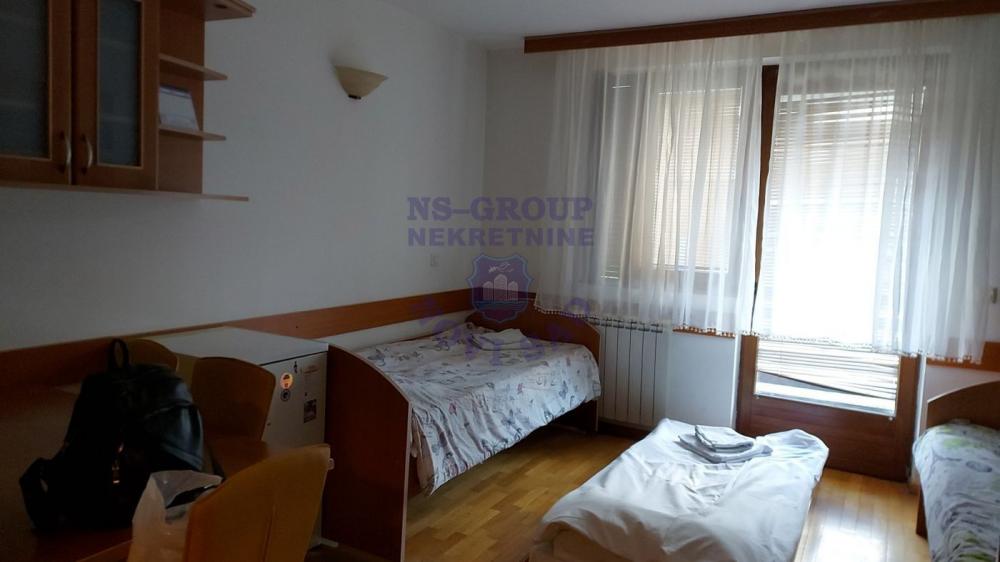 Slika 1 - Jednosoban, 29m2, Novi Sad centar Novi Sad, sa terasom, ima lift