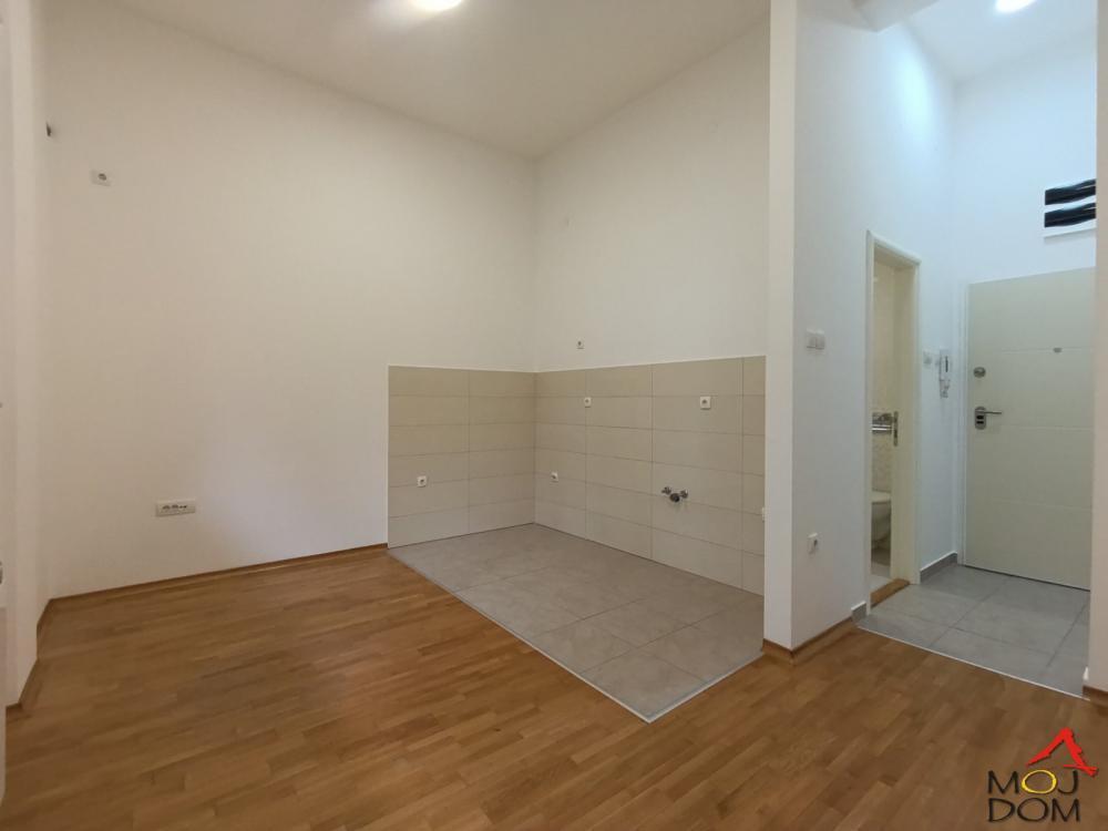 Glavna slika -Stan,NOVI SAD,CENTAR,kv: 23, € 82400, ID: 1031378