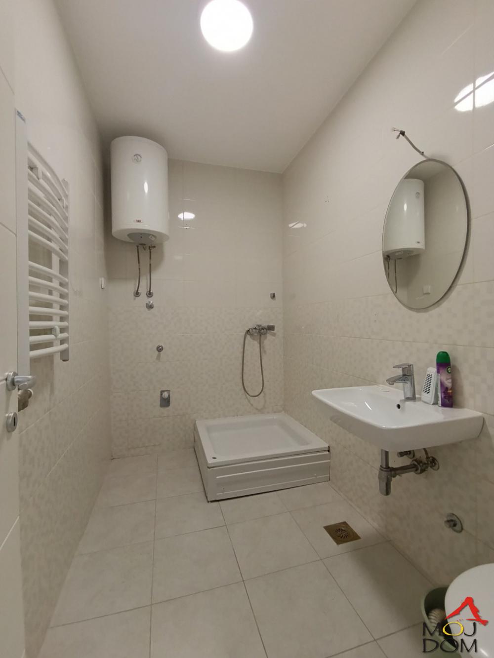 Slika 9 - Stan,NOVI SAD,CENTAR,kv: 23, € 82400, ID: 1031378