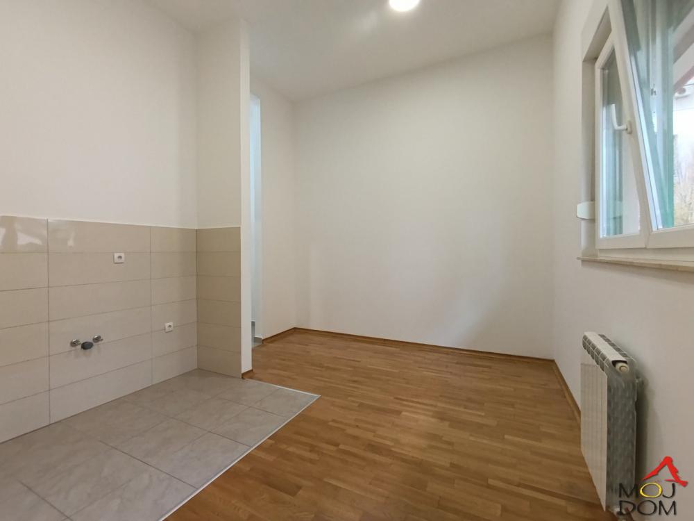 Slika 6 - Stan,NOVI SAD,CENTAR,kv: 23, € 82400, ID: 1031378