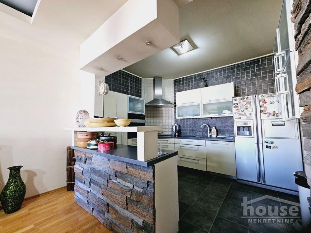 Slika 6 - Stan,NOVI SAD,BULEVAR,kv: 134.00, € 299000, ID: 1060856