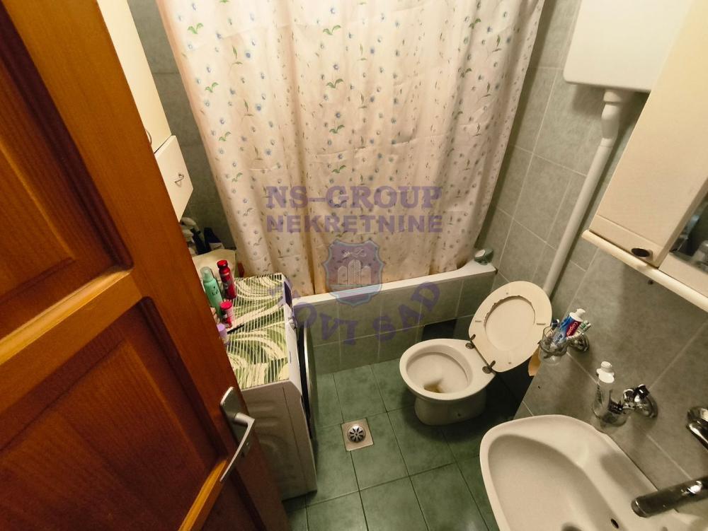 Slika 9 - Četvorosoban, 92m2, Nova Detelinara Novi Sad, sa terasom, ima lift