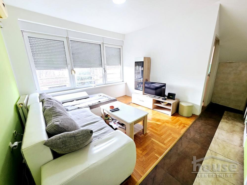 Slika 1 - Stan,NOVI SAD,BULEVAR,kv: 52.00, € 170000, ID: 1064873