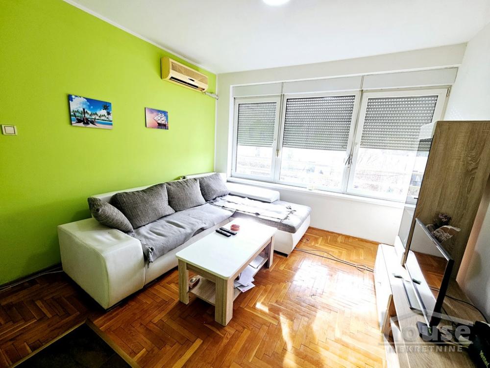 Slika 2 - Stan,NOVI SAD,BULEVAR,kv: 52.00, € 170000, ID: 1064873