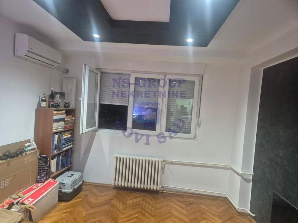 Slika 6 - Dvosoban, 51m2, Bulevar oslobođenja Novi Sad, sa terasom, ima lift