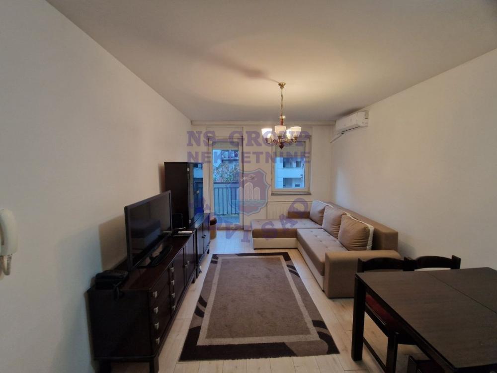 Slika 0 - Odličan jednoiposoban stan na Novoj Detelinari