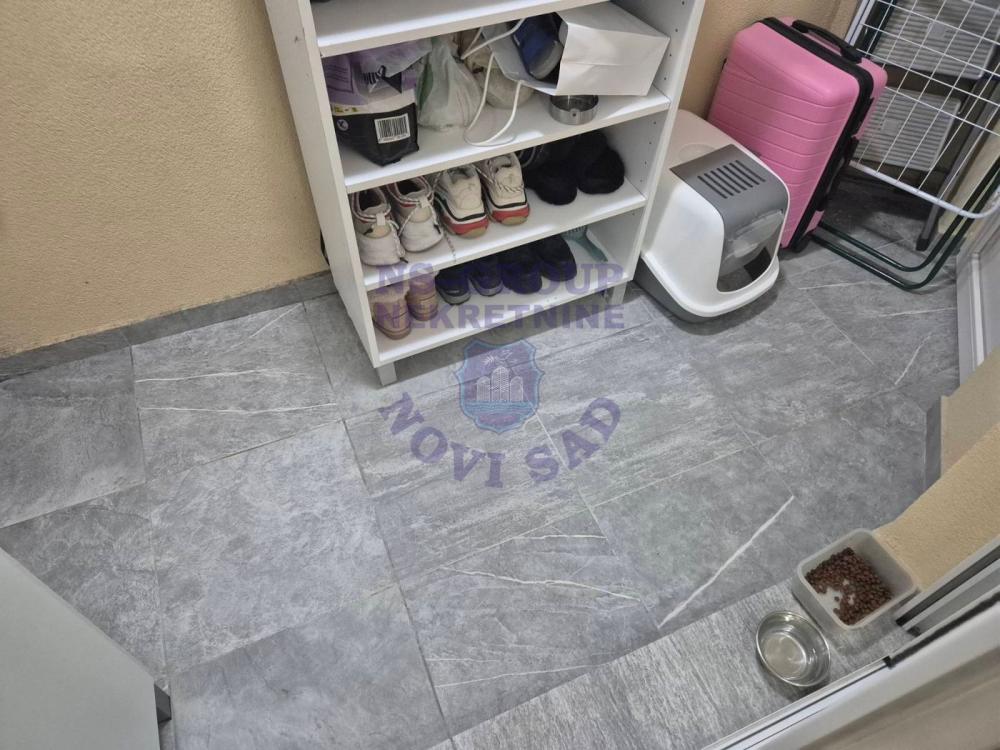 Slika 1 - Prodaja stana, 63m2, Telep Novi Sad, sa terasom, ima lift