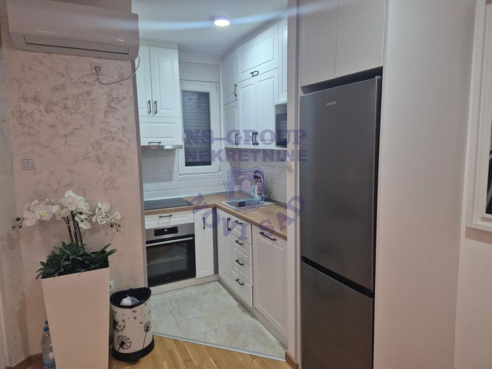 Slika 5 - Prodaja stana, 63m2, Telep Novi Sad, sa terasom, ima lift