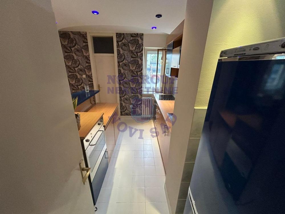 Slika 7 - Prodaja stana, 73m2, Bulevar oslobođenja Novi Sad, sa terasom, ima lift