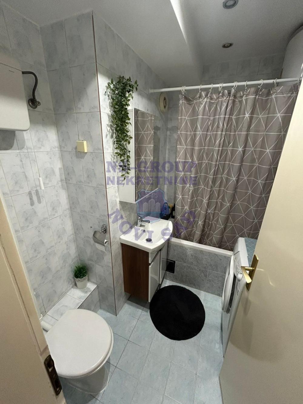 Slika 11 - Prodaja stana, 73m2, Bulevar oslobođenja Novi Sad, sa terasom, ima lift