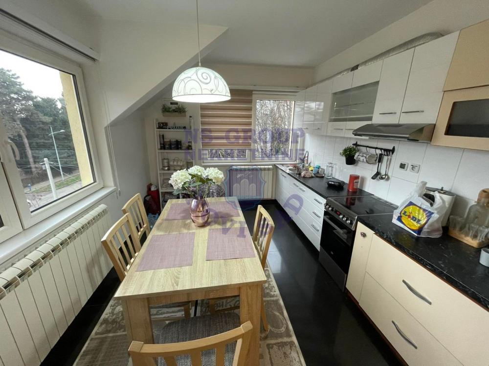 Slika 3 - Prelep cetvorosoban stan na Grbavici PRODAJA