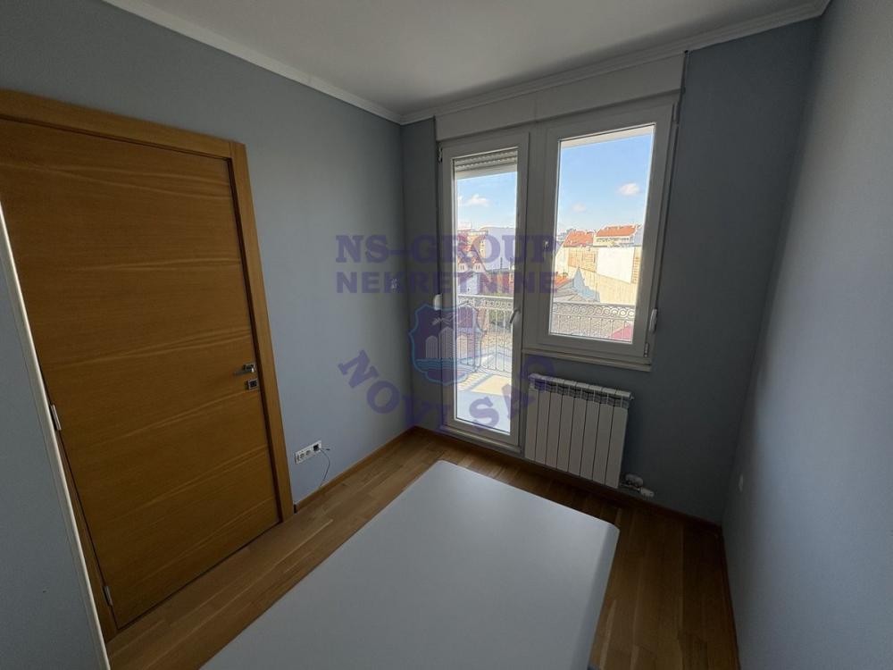 Slika 0 - Dvosoban, 42m2, Podbara Novi Sad, sa terasom, ima lift