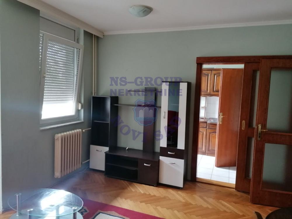 Slika 2 - Funkcionalan, kompletno namešten jednoiposoban stan!