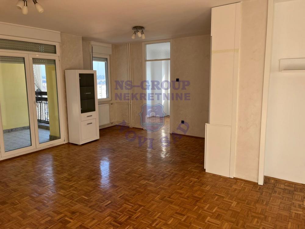 Slika 2 - Prodaja stana, 78m2, Liman 4 Novi Sad, sa terasom, ima lift