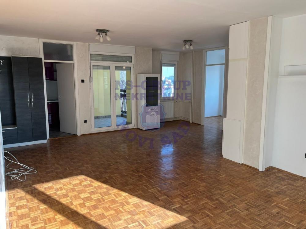 Slika 5 - Prodaja stana, 78m2, Liman 4 Novi Sad, sa terasom, ima lift