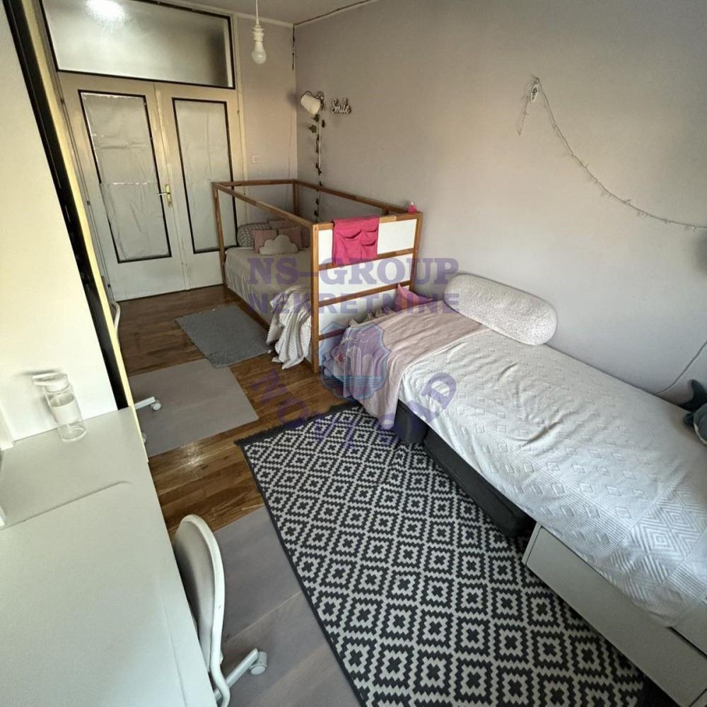 Slika 2 - Prodaja stana, 57m2, Bulevar oslobođenja Novi Sad, sa terasom, ima lift