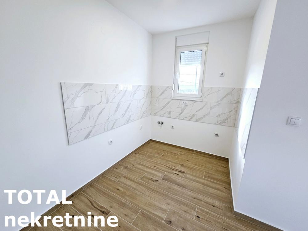 Slika 3 - Stan,NOVI SAD,VETERNIK,kv: 48.00, € 105600, ID: 1101780