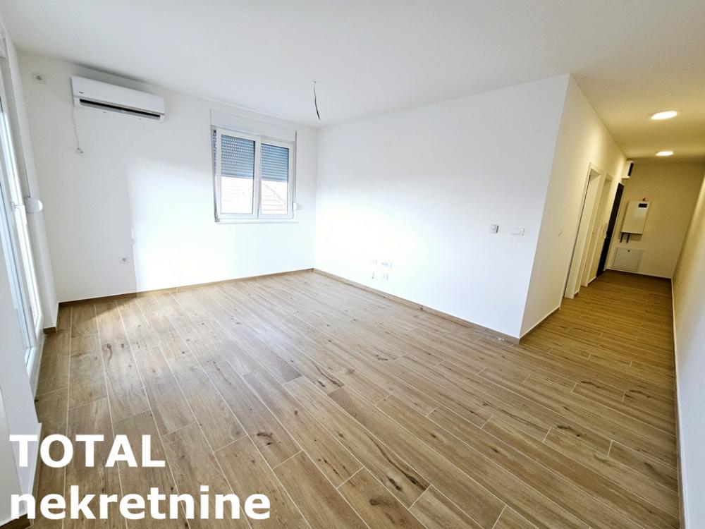 Slika 1 - Stan,NOVI SAD,VETERNIK,kv: 48.00, € 105600, ID: 1101780