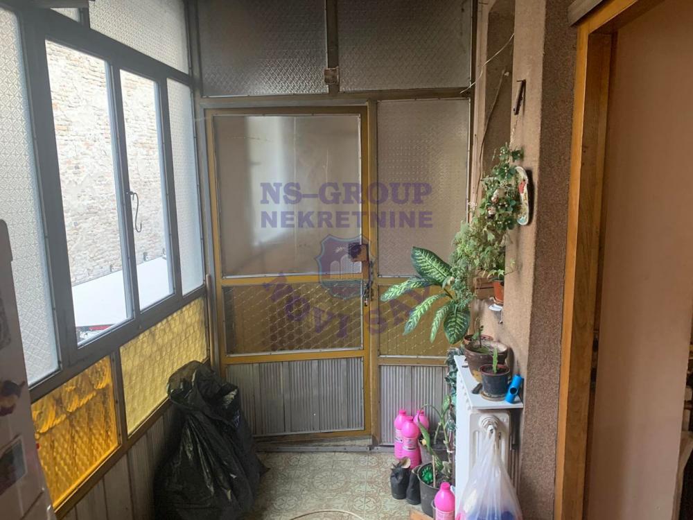 Slika 9 - Dvosoban, 35m2, Novi Sad centar Novi Sad, sa terasom