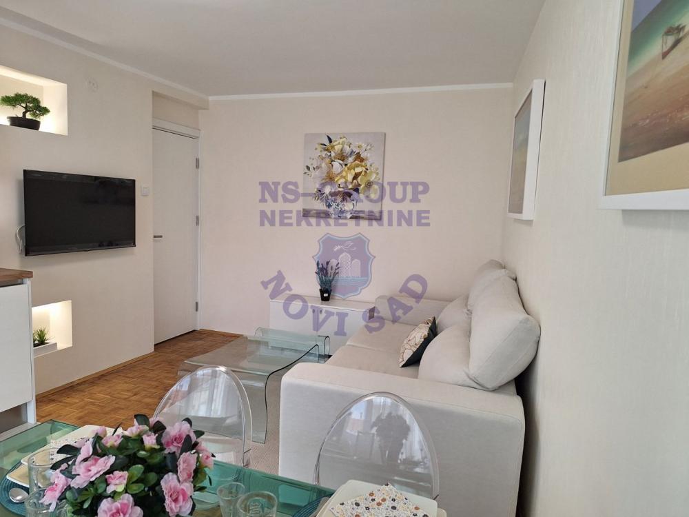 Slika 1 - Prodaja stana, 54m2, Novi Sad centar Novi Sad, sa terasom