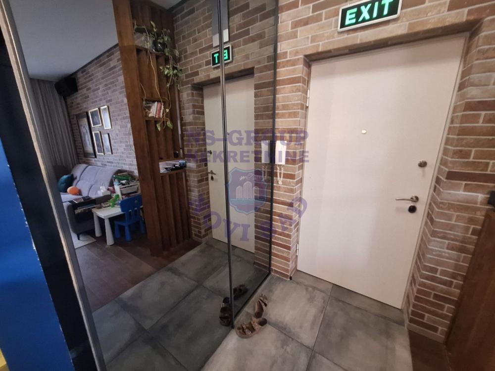 Slika 4 - Prodaja stana, 84m2, Novi Sad centar Novi Sad, sa terasom, ima lift