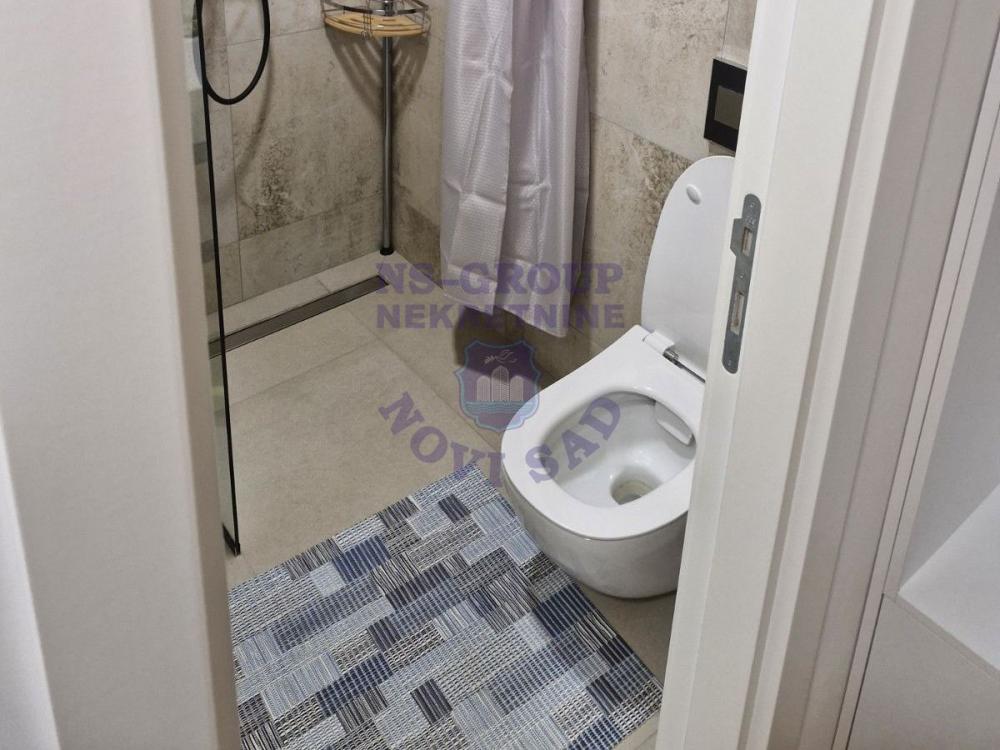 Slika 11 - Dvosoban, 48m2, Petrovaradin Novi Sad, sa terasom, ima lift