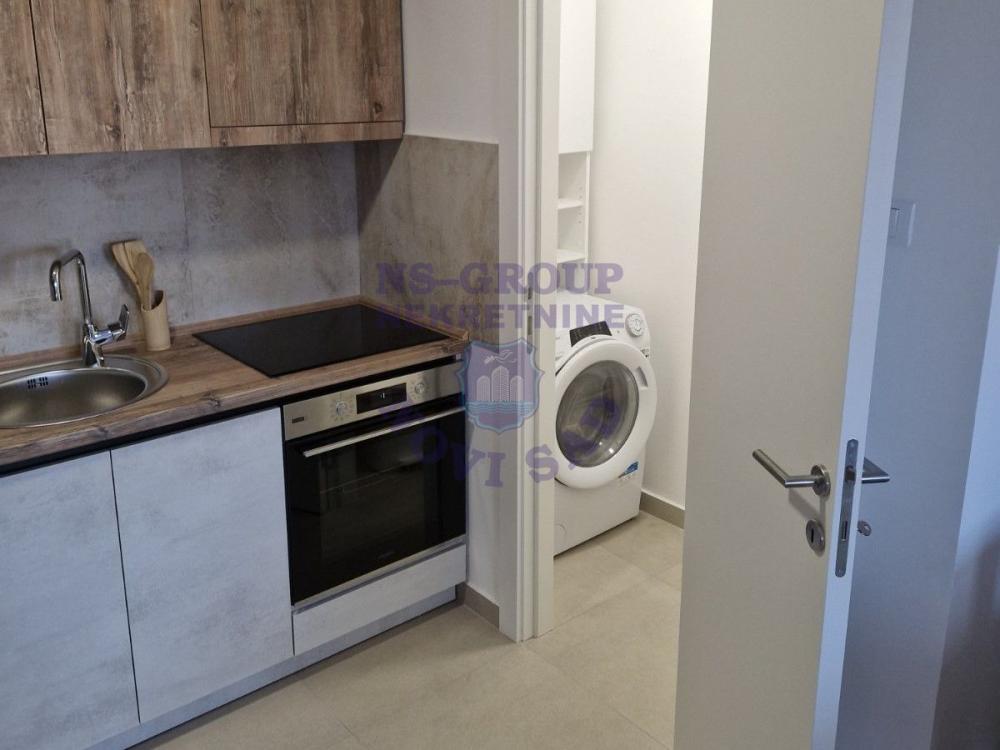 Slika 5 - Dvosoban, 48m2, Petrovaradin Novi Sad, sa terasom, ima lift