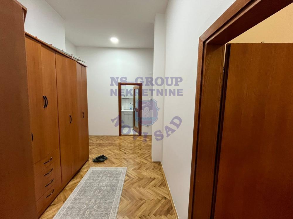 Slika 2 - Prodaja stana, 51m2, Bulevar oslobođenja Novi Sad, ima lift