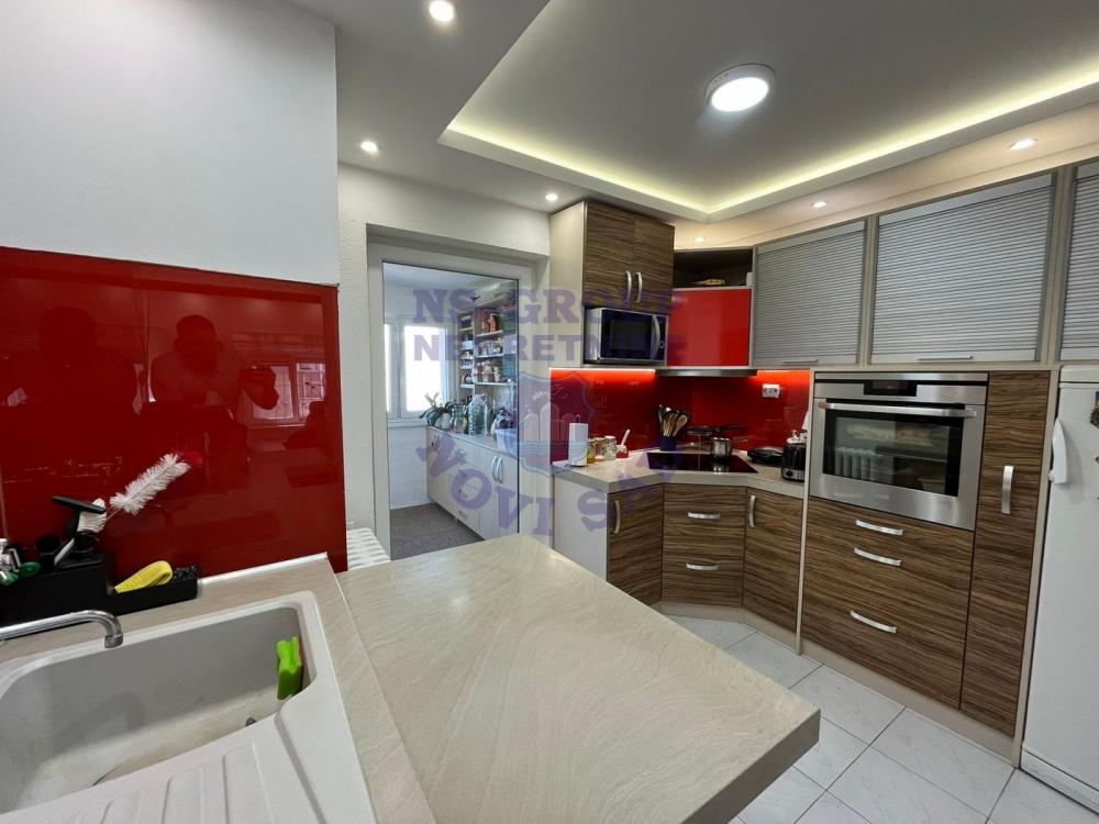 Slika 3 - Prodaja stana, 95m2, Novi Sad centar Novi Sad, sa terasom