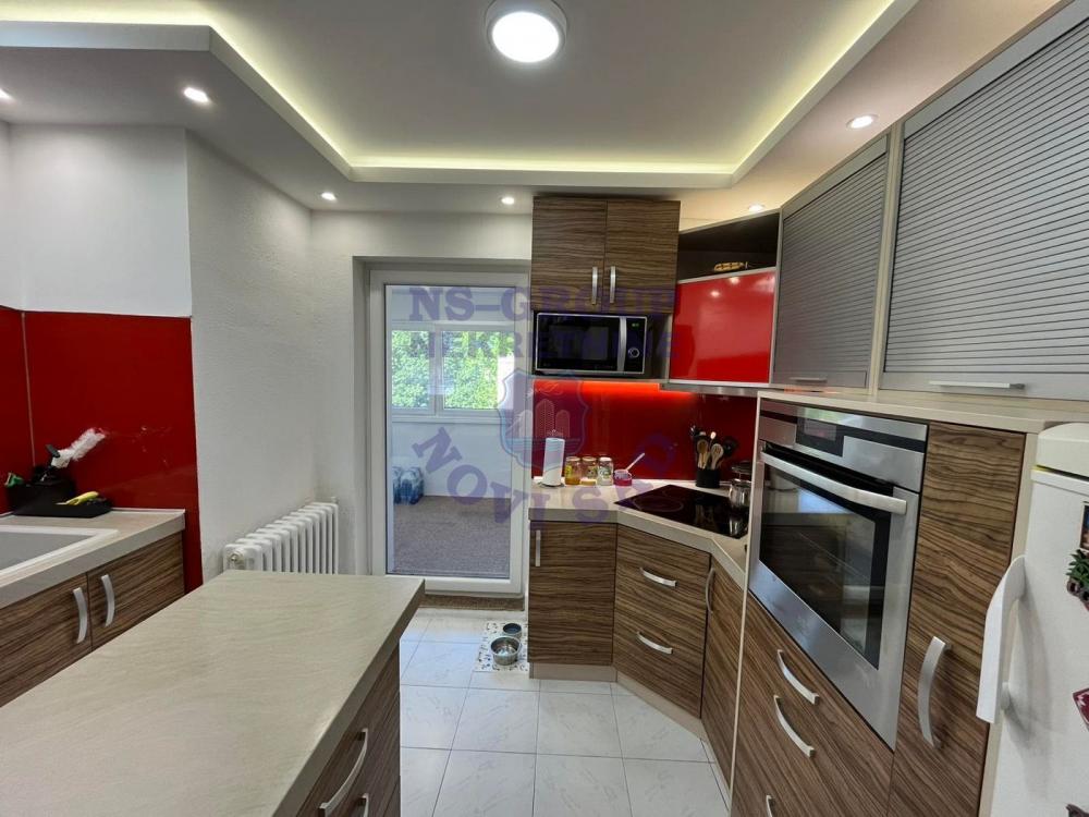 Slika 6 - Prodaja stana, 95m2, Novi Sad centar Novi Sad, sa terasom