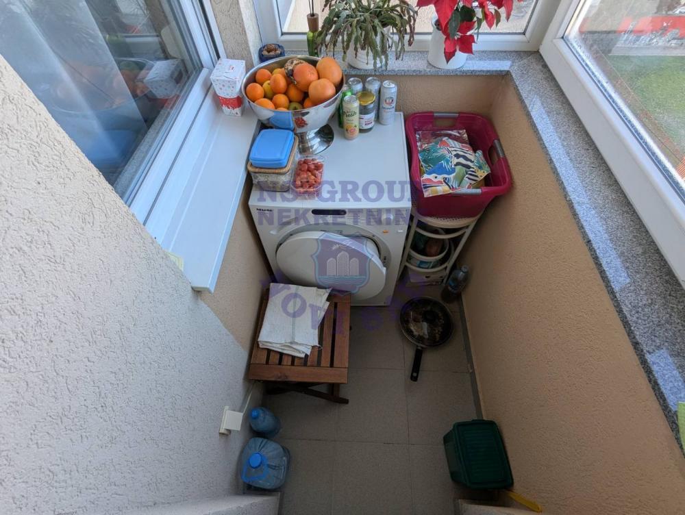 Slika 5 - Prodaja stana, 47m2, Podbara Novi Sad, sa terasom, ima lift