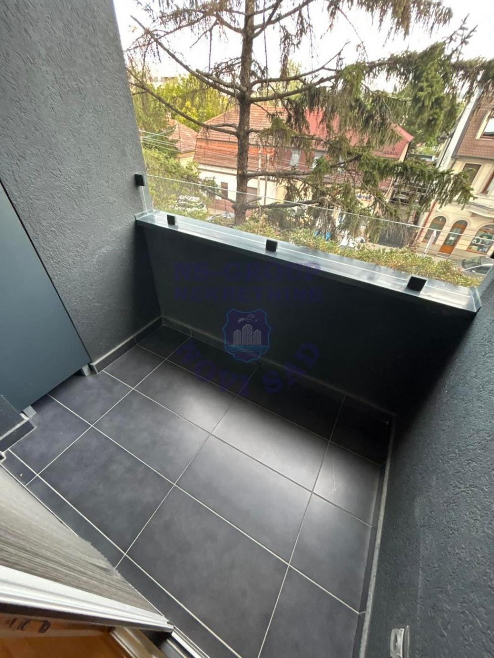 Slika 9 - Četvorosoban, 90m2, sa terasom, ima lift