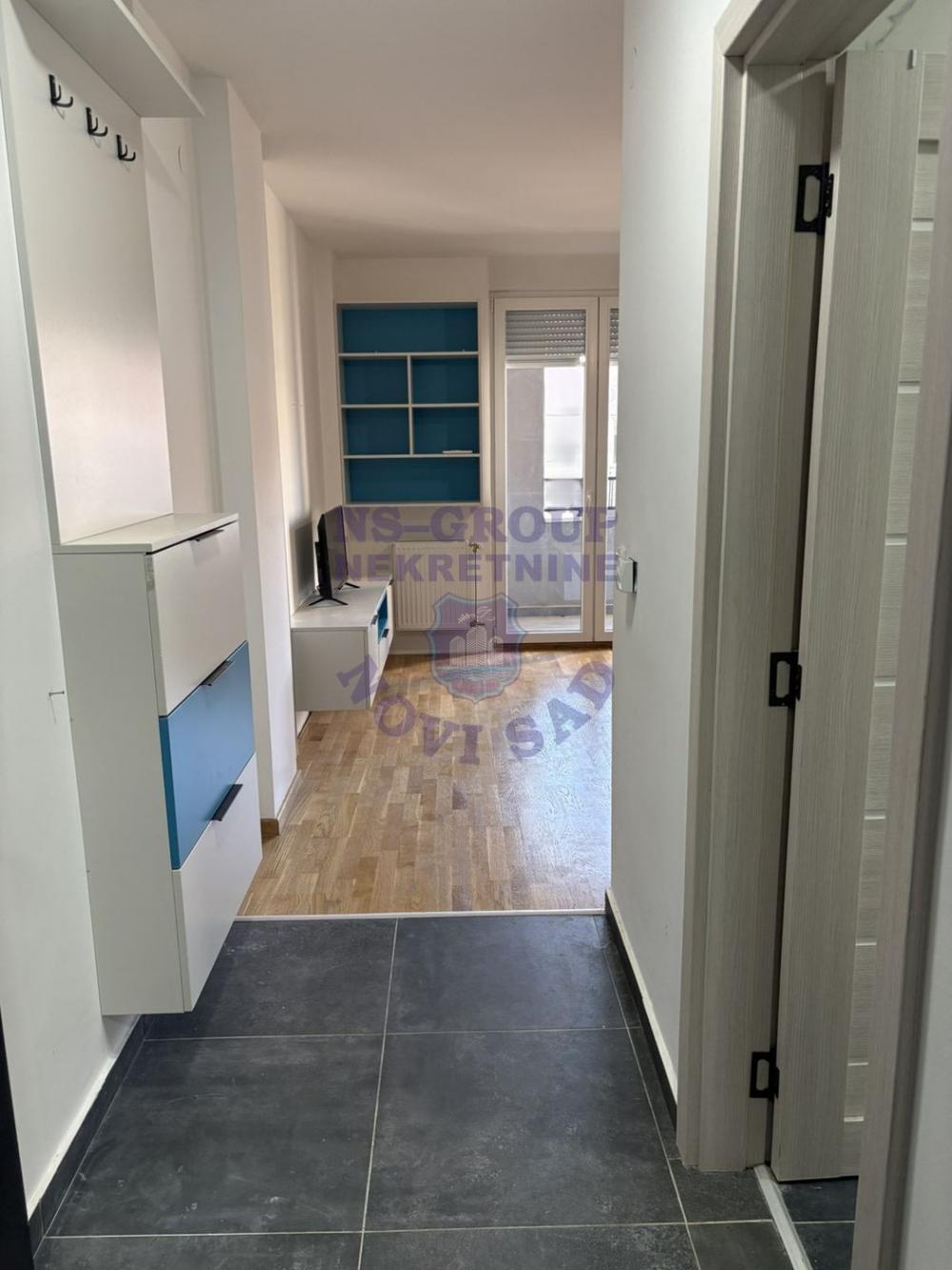 Slika 5 - Kompaktan stan na Novoj Detelinari