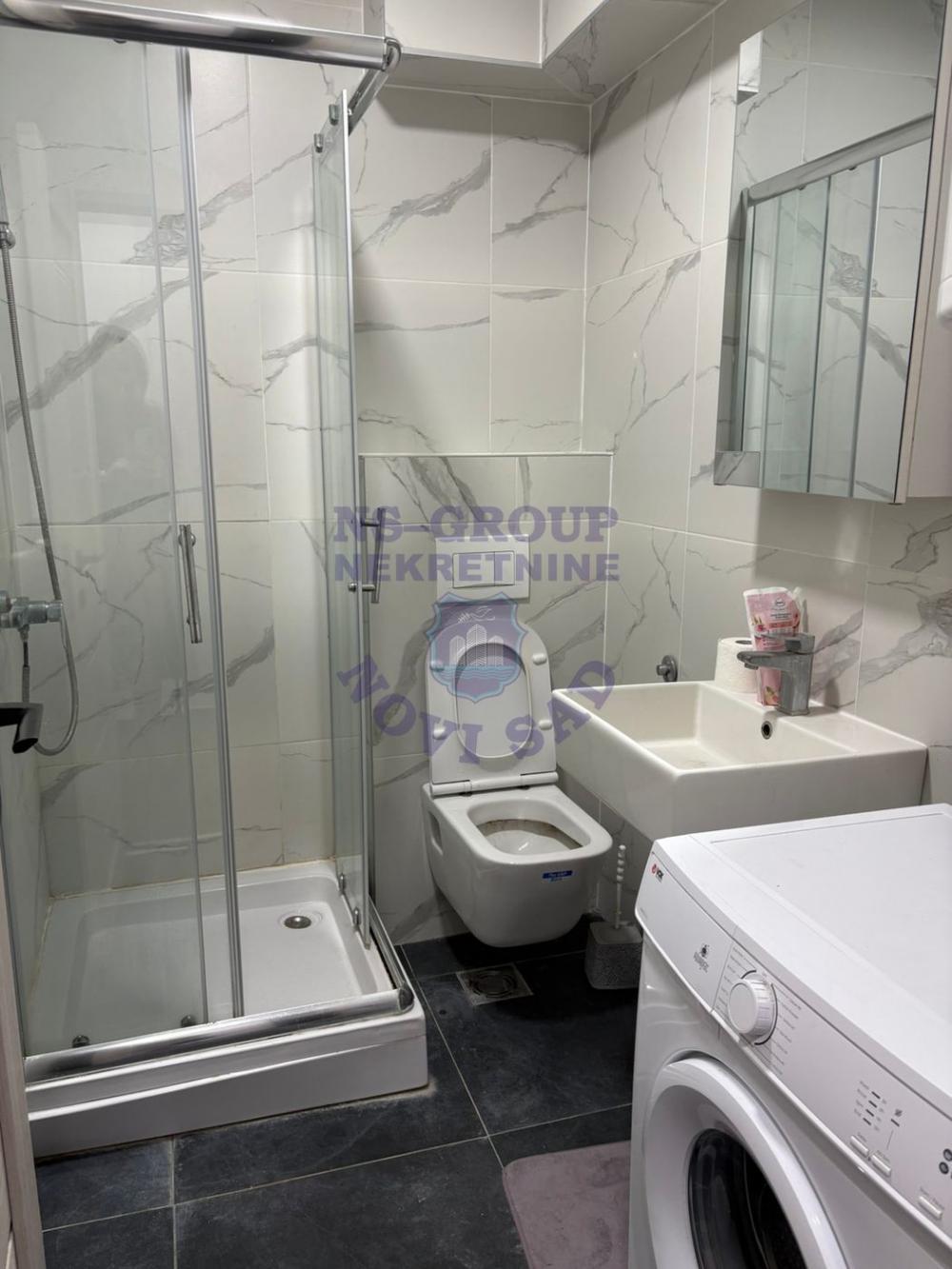 Slika 6 - Kompaktan stan na Novoj Detelinari