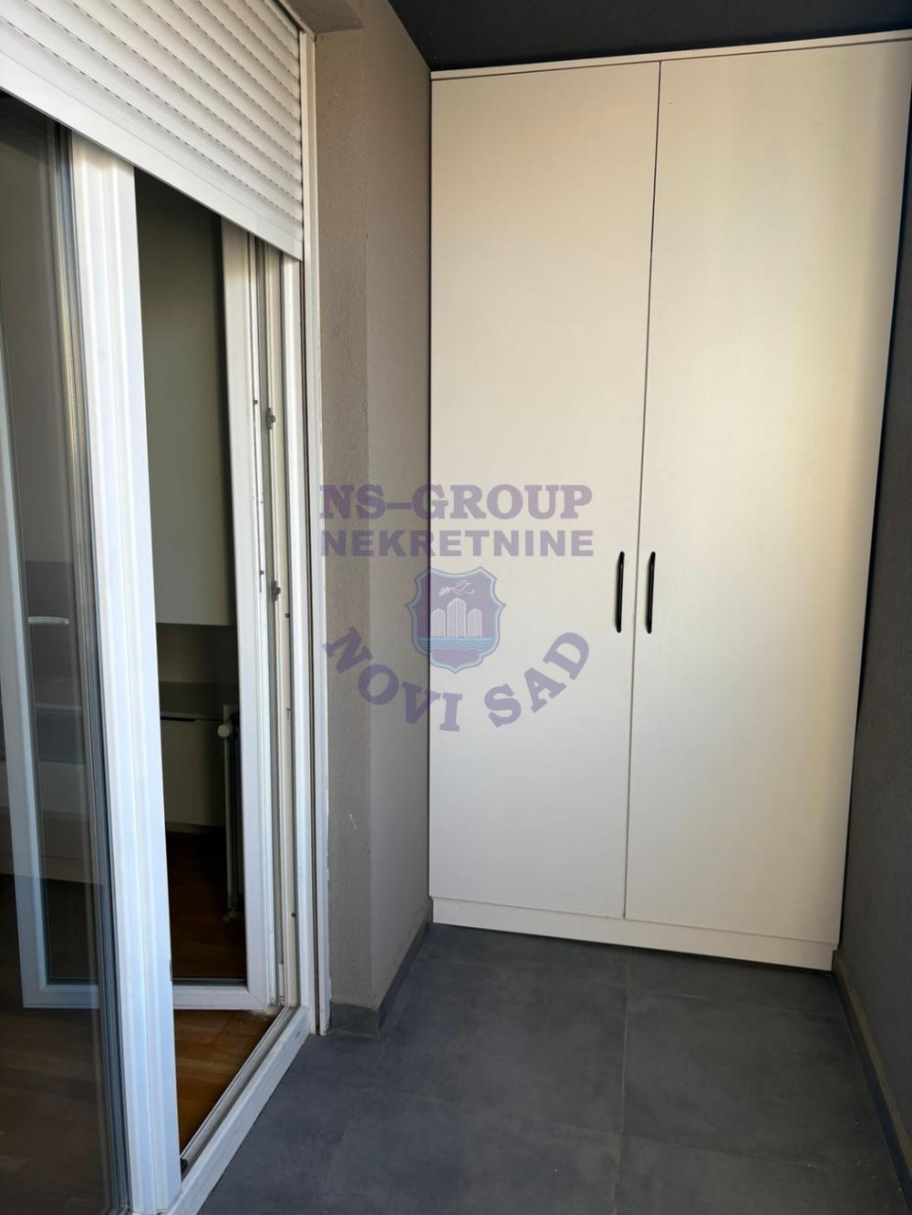 Slika 7 - Kompaktan stan na Novoj Detelinari